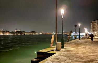 GRANDMA MARY Appartamento nel verde con Ascensore Balcone AC Internet Veloce GIUDECCA VENEZIA - Foto 10