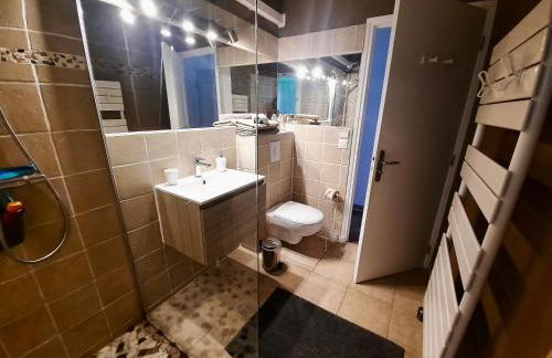 Les Restanques de Toucas - Studio dans villa avec jardin et piscine partagée - Foto 13