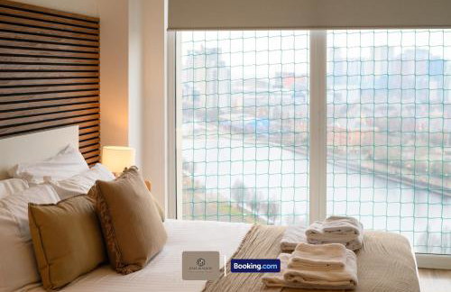 2BR Flat By Paul & Malin Properties Short Lets & Serviced Accommodation Salford - Foto 34