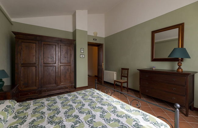 Classic Villa for Family With Pets - Photo 12