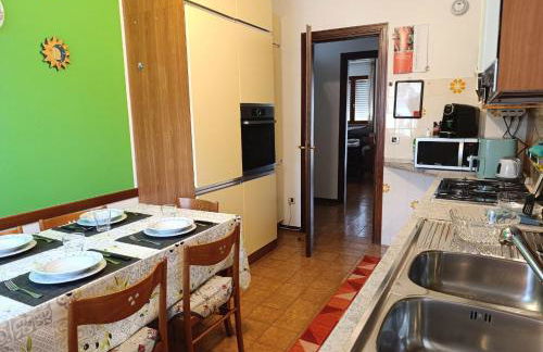 Three Rooms With Whirlpool Bath - Photo 8