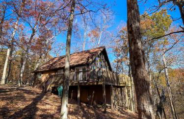 Chalet w Hot Tub Fireplace Grill FirePit & Wifi - Photo 30