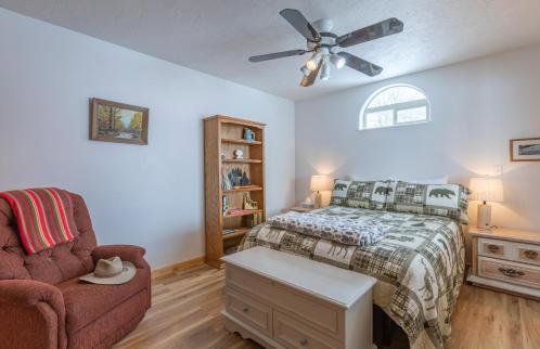 Chester Currents by KABINO Riverfront on Henrys Fork Air Conditioning Boat Launch Foosball Pool Table Huge Yard Garage WIFI - Foto 28