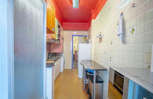 Big apart 140m2 5min walk to beach sea &Promenade 3 double rooms,big living room 42m2, 3 showers,9 beds, free parking - Photo 9