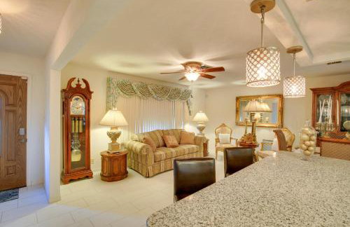 St Petersburg Home with Tropical Yard and Pool! - Foto 5