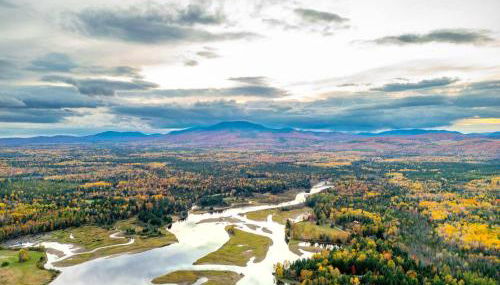 The Chalet - Spacious 7 bedroom near Sugarloaf, on Snowmobile and UTV trails, Hiking, Golf and Flagstaff Lake across the street - Foto 2, Other
