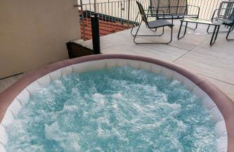 DN ART ROYALE - APT D first floor with lake view terrace and hot tub - APT N ground floor with internal whirpool - Foto 2