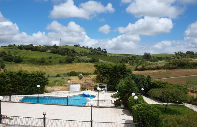 Sprawling Villa Near Alenquer - Photo 34