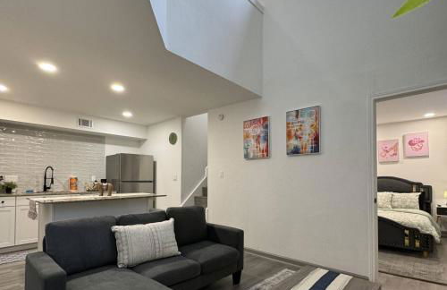 2BD - 3 Dallas l FIFA READY l 5 Min from Love Field - Foto 2