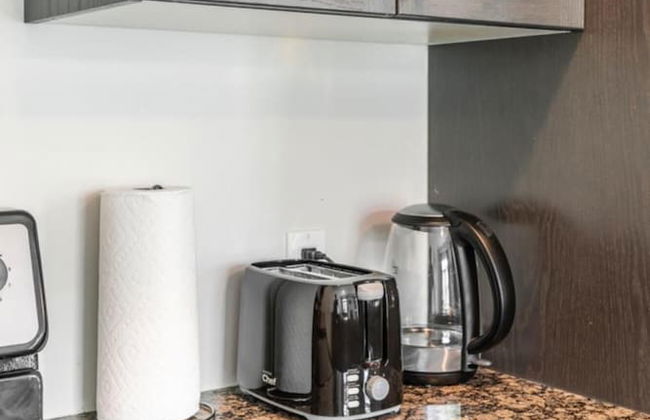 Lakeshore 3BR 2 5BA Townhome 1 min to the Beach - Photo 2