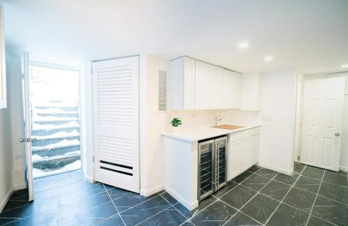 Modern 5BR DC Home Free Parking Steps from Metro Family-Friendly - Photo 39