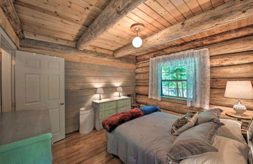 Expansive Moyie Riverfront Cabin - Pets Welcome! - Foto 14