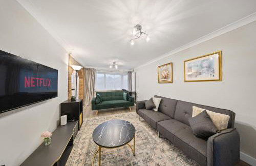 Long-short-stay Medway home with parking, WiFi &pool table - Foto 2