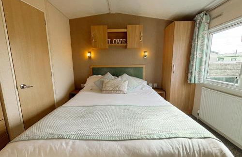 4 Sandringham, Patrington Haven, Hot Tub, Private garden & Parking - Foto 9