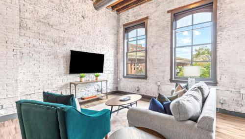 Brick & Bed Riverfront Lofts, PC 104 - Photo 1