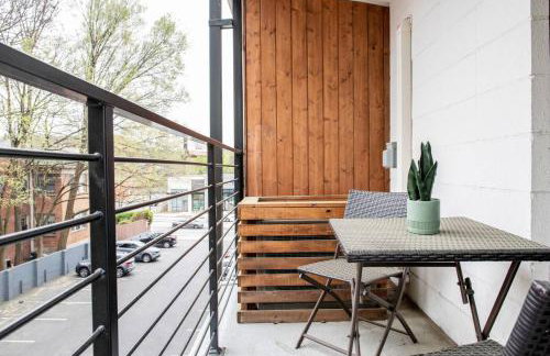 *NEW* The Ambra, Rooftop Skyline View! - Photo 24