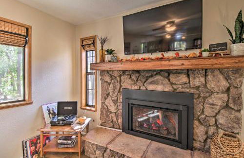 Fireplace, Deck and Grill Pinetop Cabin Rental! - Foto 4