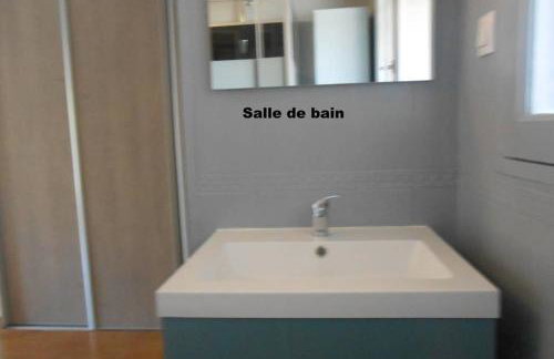 Particulier loue T3 en rez de jardin à 30 mètres de la plage avec un double box - Photo 13