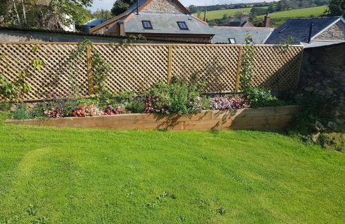 Luxury Farmhouse Retreat with Private Hot Tub & EV - Foto 40