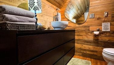 THE LOFT 3 level urban cabin with a HUGE patio! - Foto 5