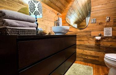 THE LOFT 3 level urban cabin with a HUGE patio! - Foto 5