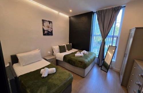 Deluxe 2BR Apartment Near City Center - Sleeps 6 - Foto 73