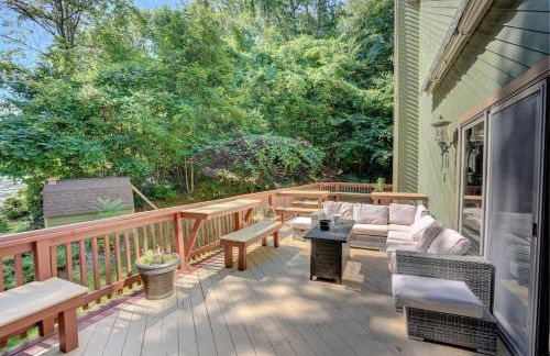 Saratoga Lake Boathouse Retreat - Photo 8