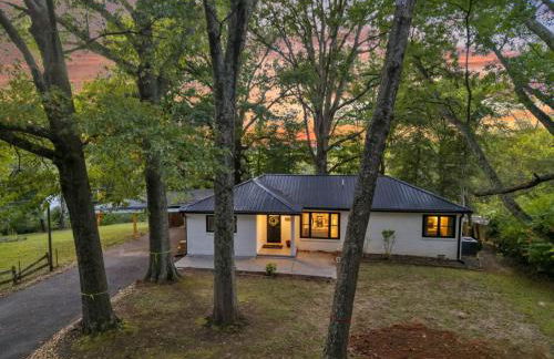 The White Lodge 4BDR Sleeps 8 with Fire Pit - Foto 53