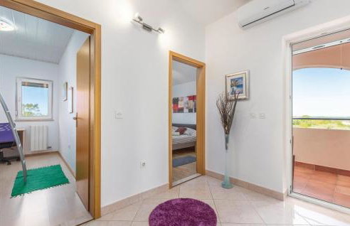 Four-Bedroom Holiday Home In Mihatovici - Foto 39