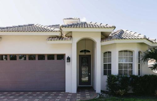 Imola Vacation Rental - Remodeled Pool Home Minutes from Vanderbilt Beach! Family-Friendly Retreat with 4 BR 4 BA and Private Screened Pool! - Foto 39