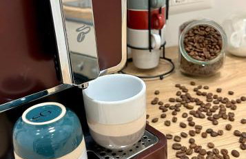 Omis apartment - near beach and town center, ground floor with small garden - Foto 46