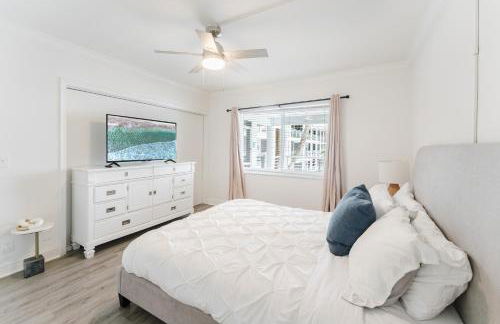 Boca Waterfront Oasis Walk to Beach with Pool, Hot Tub, Gym - Foto 53