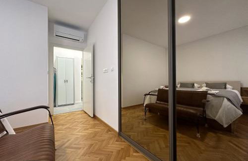 Emily at CITY CENTER - Foto 28