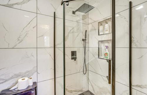 Bay and Hill Views Modern Hercules Home - Foto 21