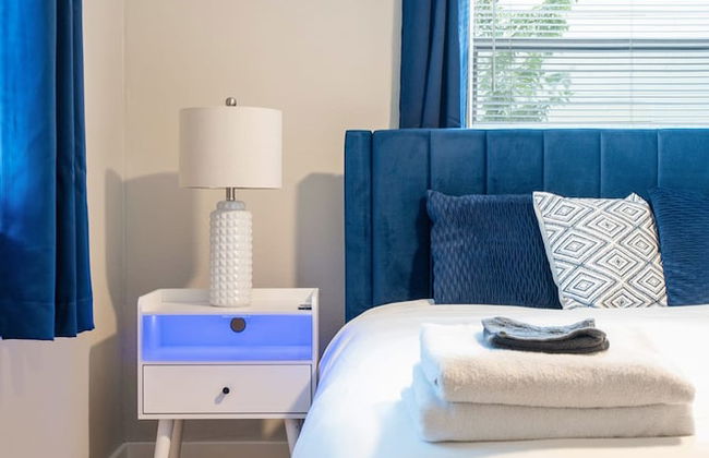 Upstay - Bungalow w Games Golf Fire and Patio - Photo 15