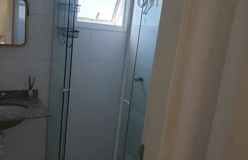 Apto no Jd Indaiá com piscina a 300m da praia - Foto 15