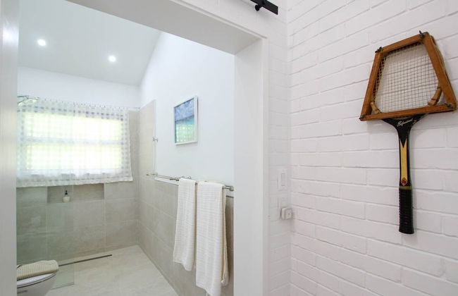 Secluded Beachfront Villa with Large Pool and Gardens - Fryers Well Bay by BSL Rentals - Foto 10