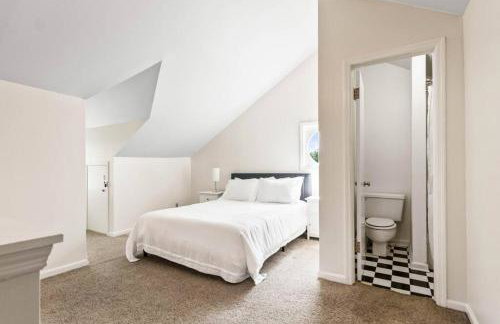 The Montgomery Manor - 5 Bedroom 4 Bath with Pool and Garage - Foto 21