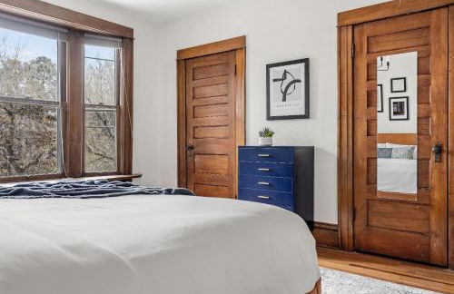 Chic Victorian Manor - Sleeps 12 - Congress Park - Foto 25