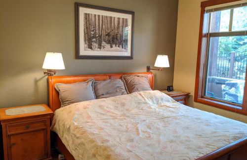 Stunning at Solitude, Steps from Chair Lift, East #103 - Foto 40