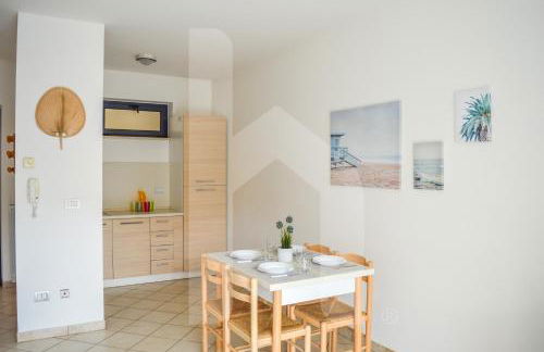 Homiday - Green Bay Village - Photo 33