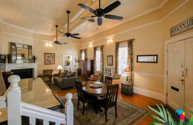 The Irish Bar near Bay Historic Savannah - Photo 35