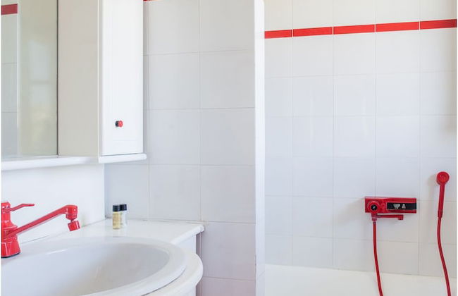 Absolute Villa by Stylish Stays - Photo 62