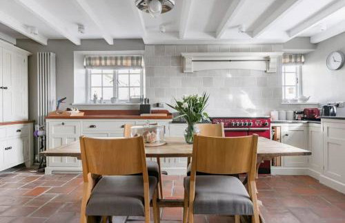 Grade II Listed 17th-Century Rectory in Cornwall - Photo 3