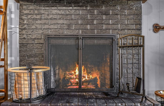 Cliff Haven 1 Bedroom Cabin by RedAwning - Photo 23