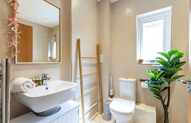 Semi-detached House With Modern Bespoke Interior - Foto 19