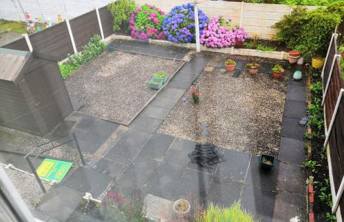 Spacious semi detached house - Photo 20