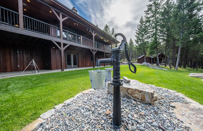 Chateau Fortine Retreat for 6! - Photo 56