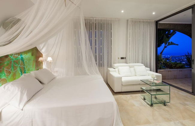 Unique Villa With Outdoor hot tub - Photo 13