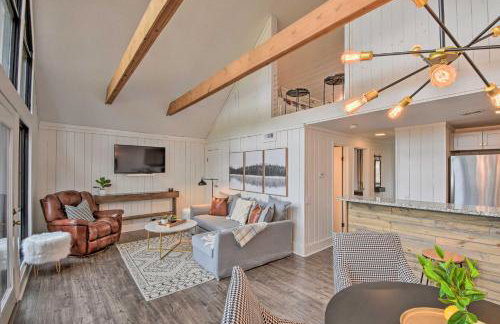 Designer Retreat with Pool, Golf and Beach Access! - Foto 7